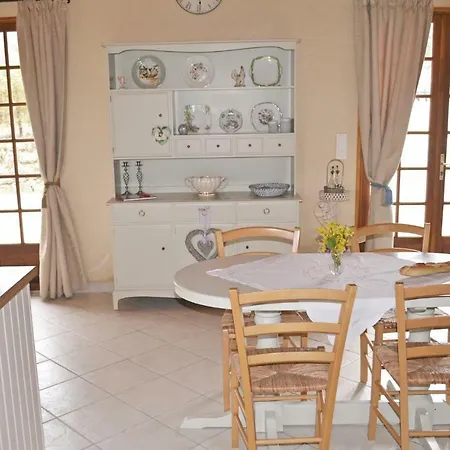 Feriehus One-bedroom Holiday In Valeilles